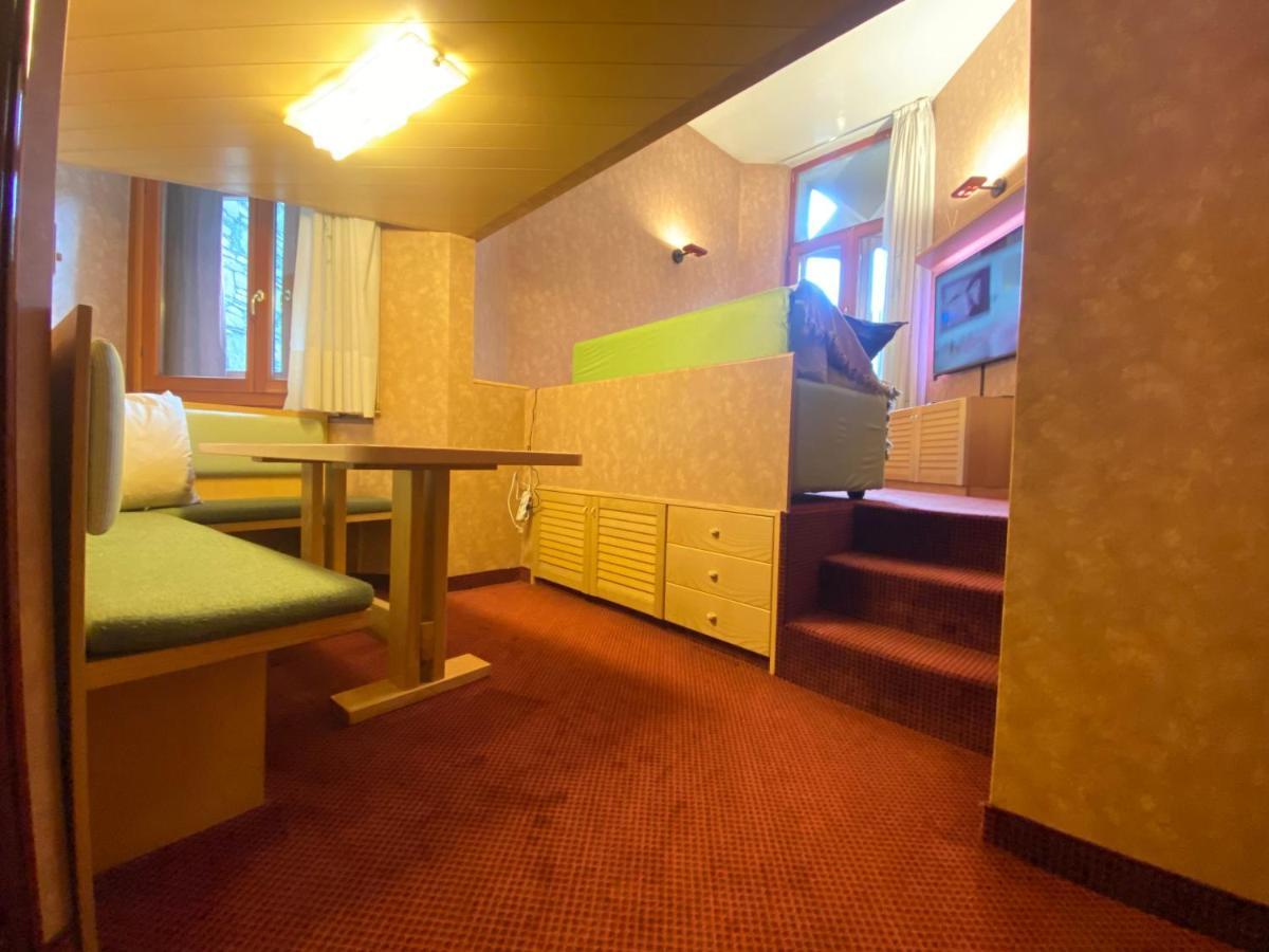 The Nest Alpine Loft Ski-In Ski-Out Брей-Червиния Экстерьер фото
